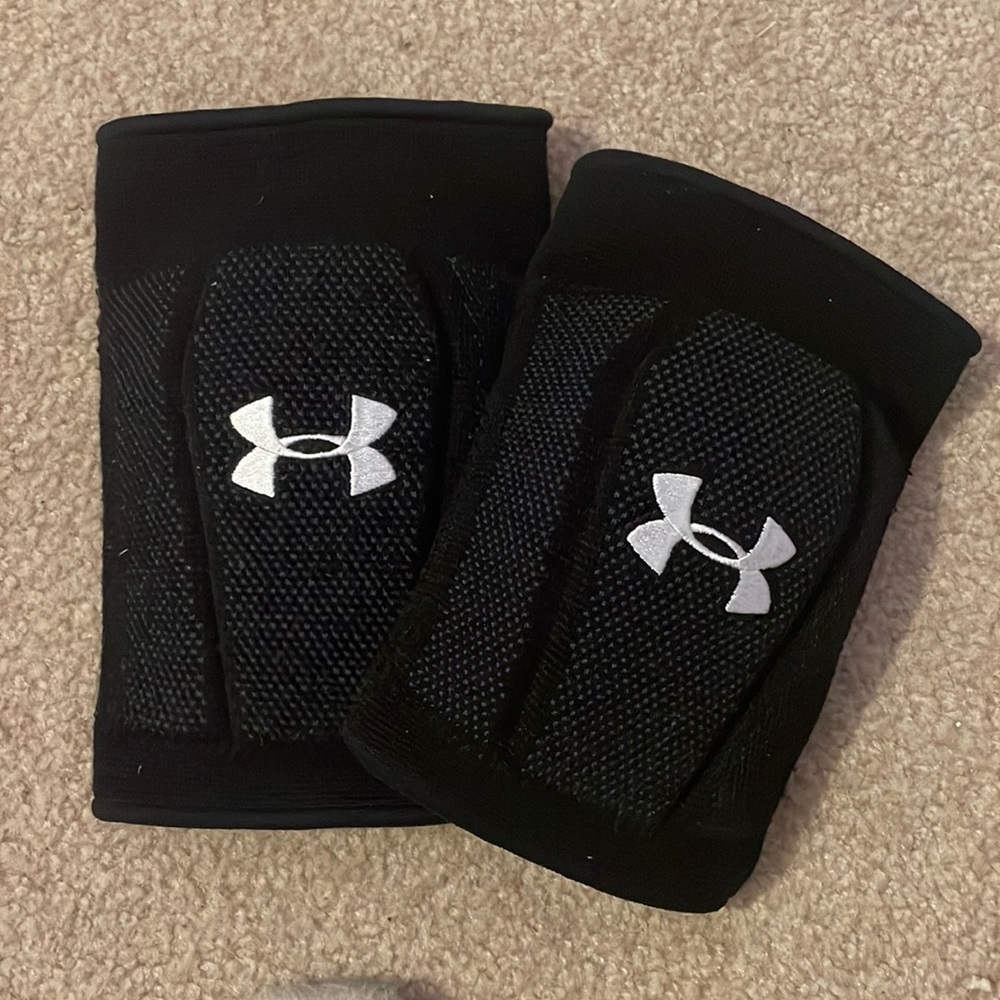 Under Armour Black volleyball knee pads